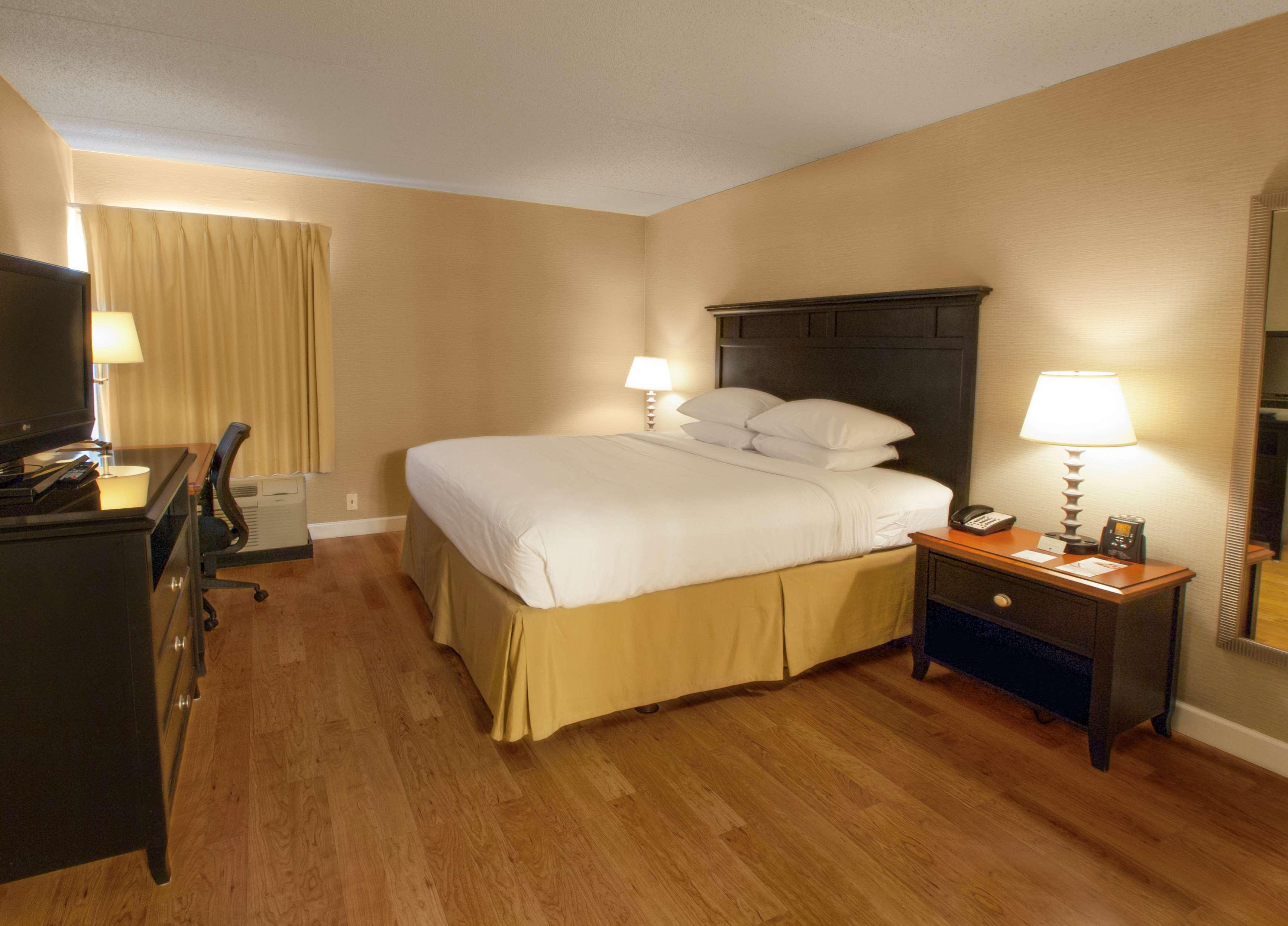 Doubletree By Hilton Buffalo-Amherst Exterior photo